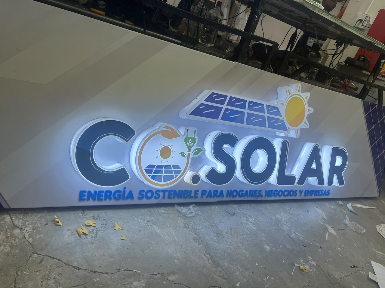 Aviso luminoso con letras 3D – CO.SOLAR